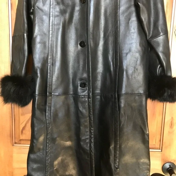 Ladies Black leather dress coat with fur
